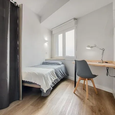 R2R - Apartamento Con Vistas Y 3 Banos - 642A *