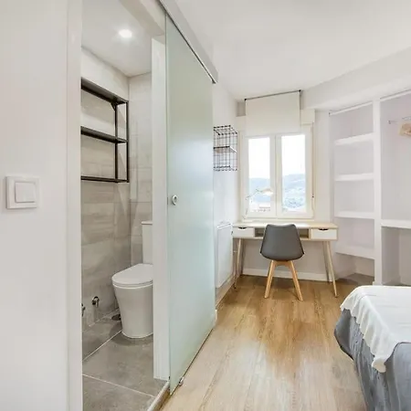 R2R - Apartamento Con Vistas Y 3 Banos - 642A * Oviedo