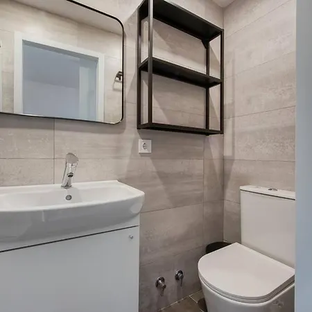 R2R - Apartamento Con Vistas Y 3 Banos - 642A
