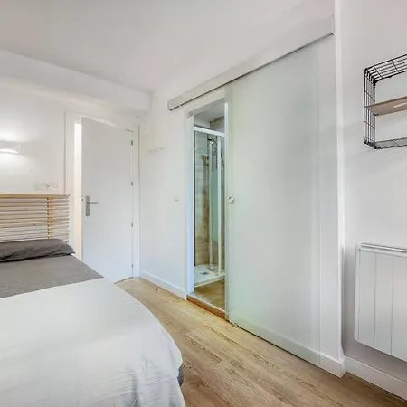 R2R - Apartamento Con Vistas Y 3 Banos - 642A *